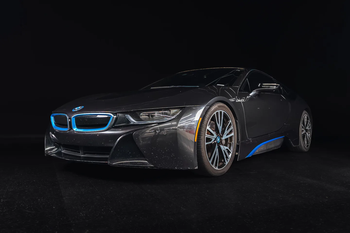 BMW i8 Coupe (Dihedral Butterfly Doors)