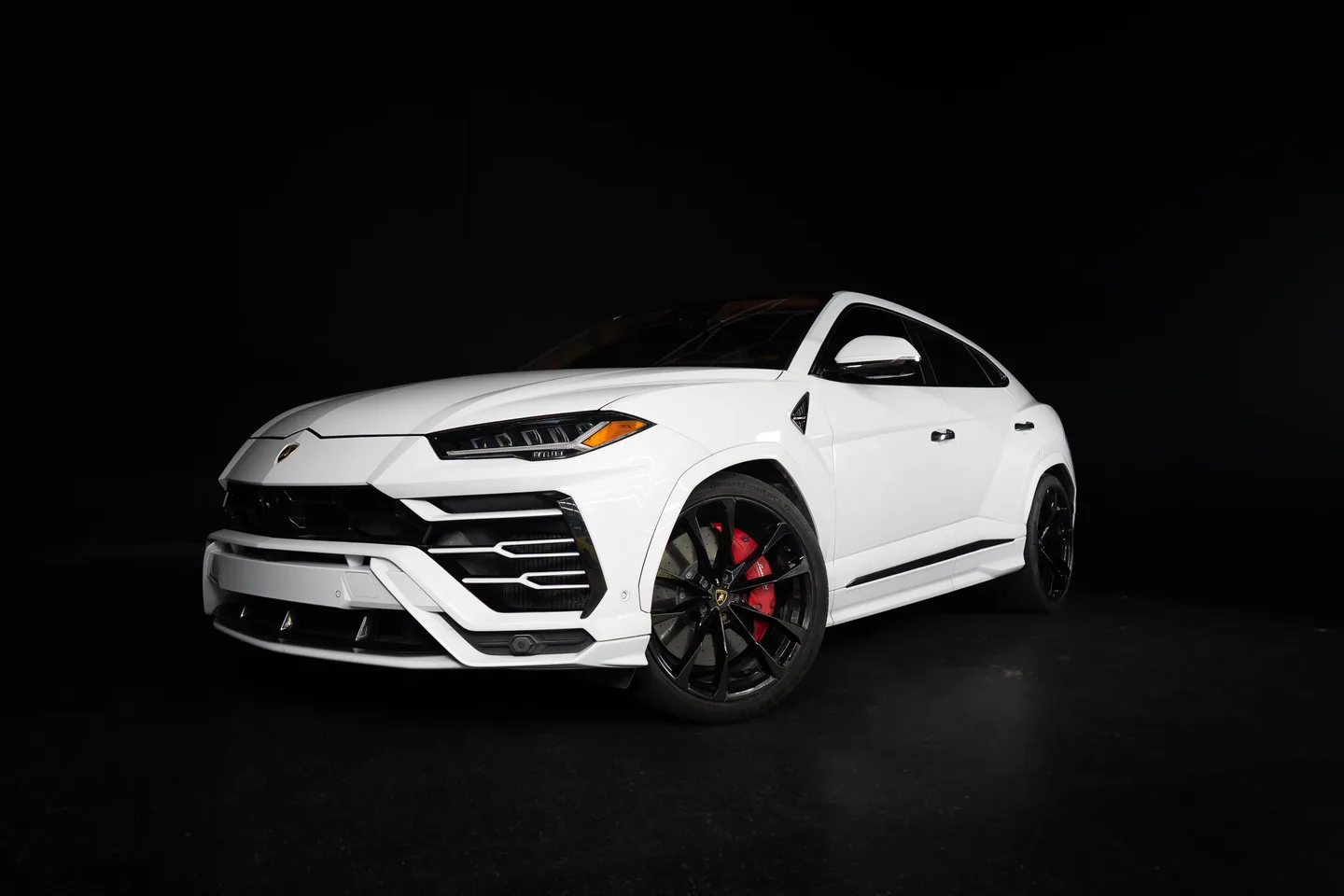 Lamborghini Urus (Bianco Monocerus)
